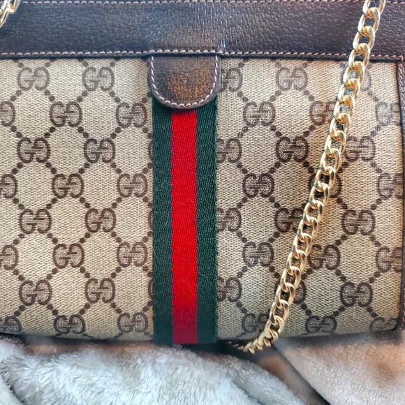 **SOLD on Mercari* Platform Authentic Gucci w/Dustbag - Picture 7 of 11